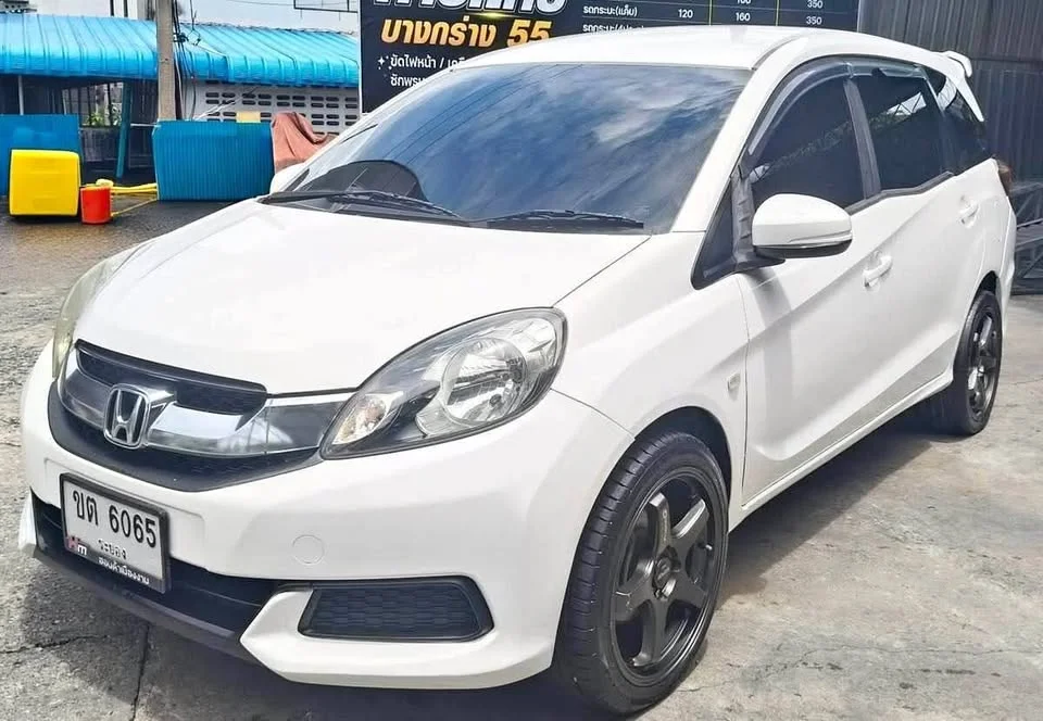 2015 Honda Mobilio II 2