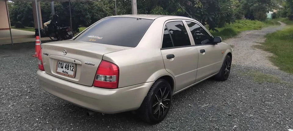 2001 Mazda 323 VIII 3