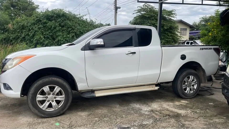 2013 Mazda BT-Series II 3
