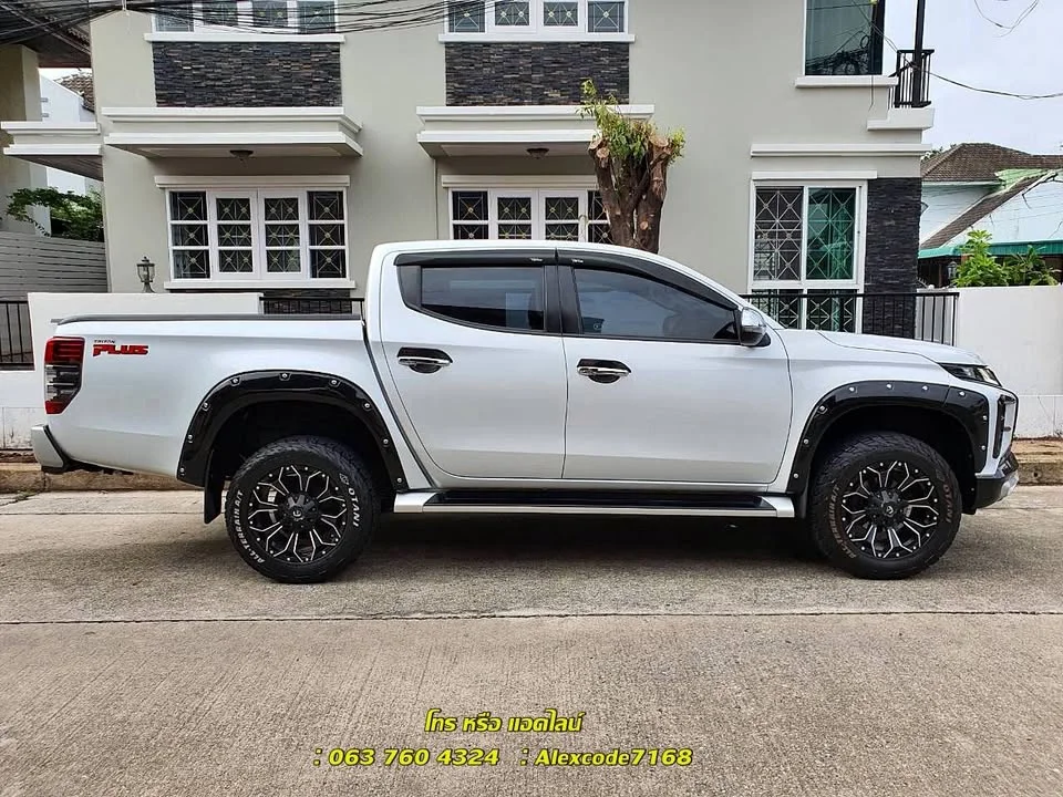 2022 Mitsubishi Triton V 2