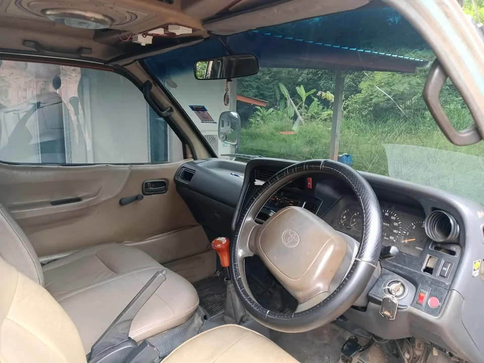 2002 Toyota Commuter IV (H100) 2