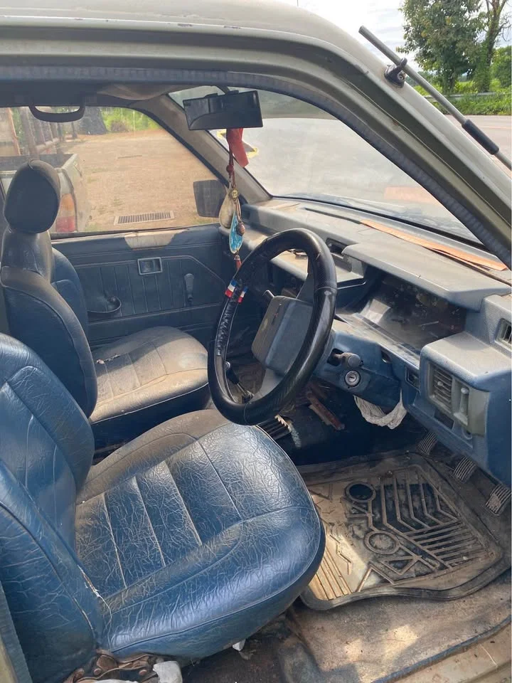1991 Mitsubishi Triton II 3