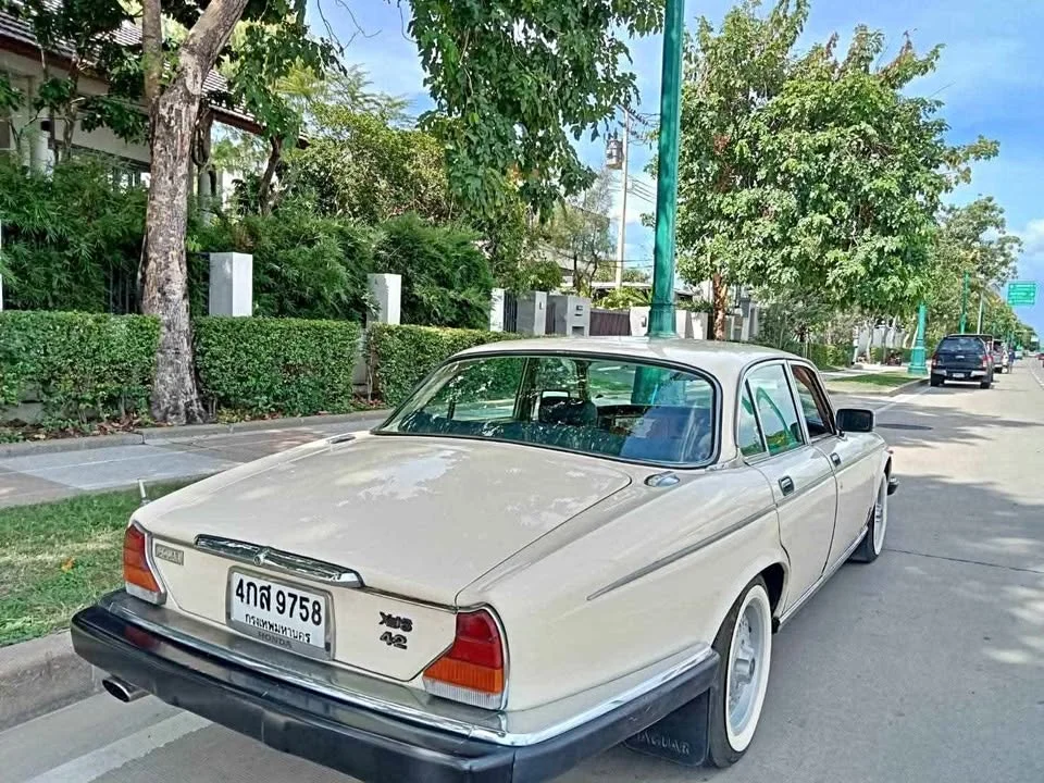 Jaguar XJ Series III 2