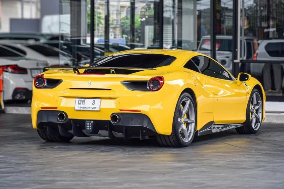 2016 Ferrari 488 2