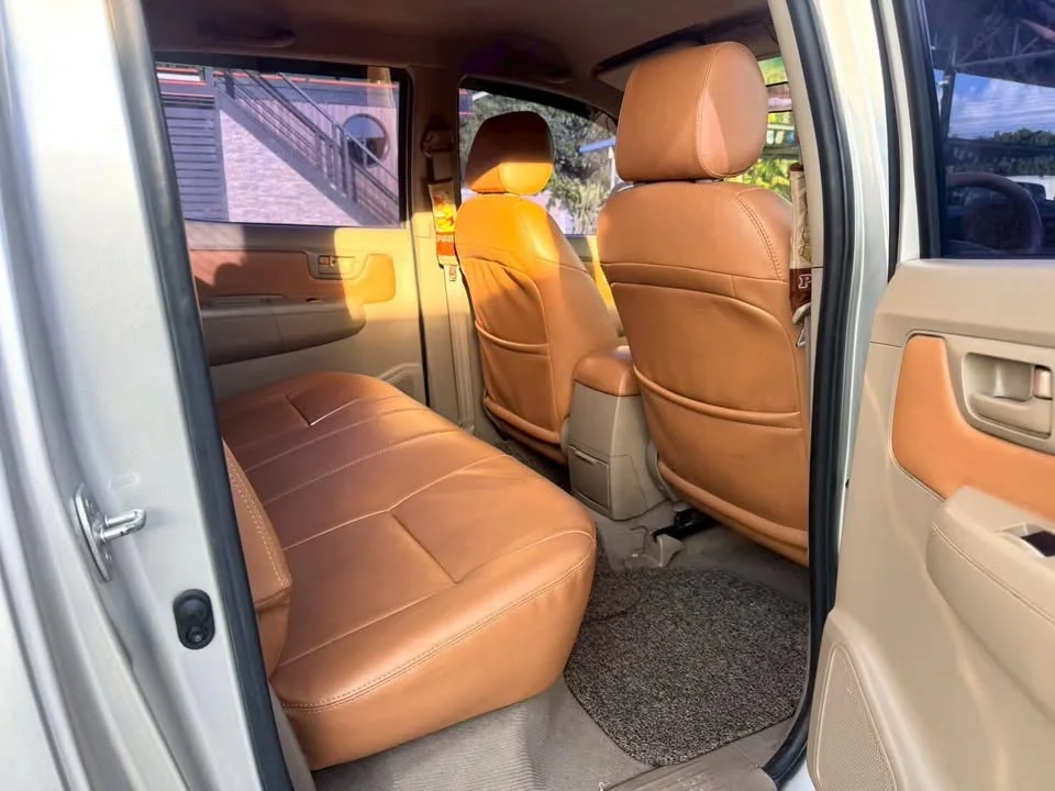 2010 Toyota Hilux VII 2