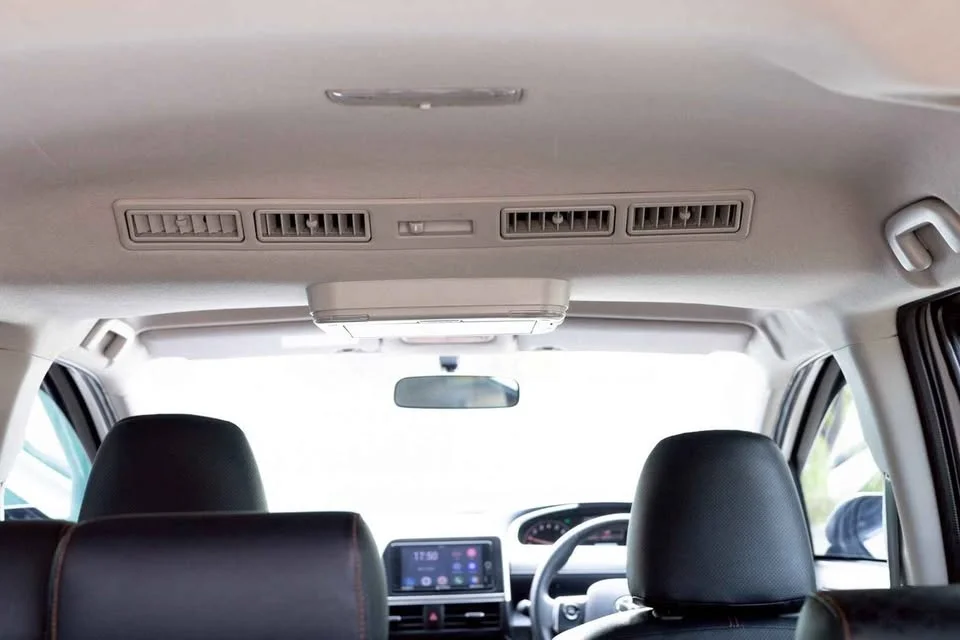 2017 Toyota Sienta II 3