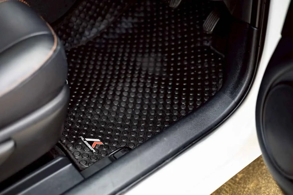 2017 Toyota Sienta II 2