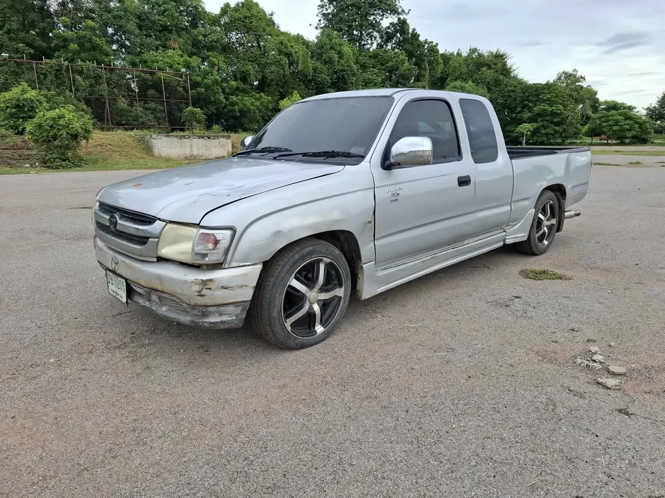 2003 Toyota Hilux Tiger VI 3