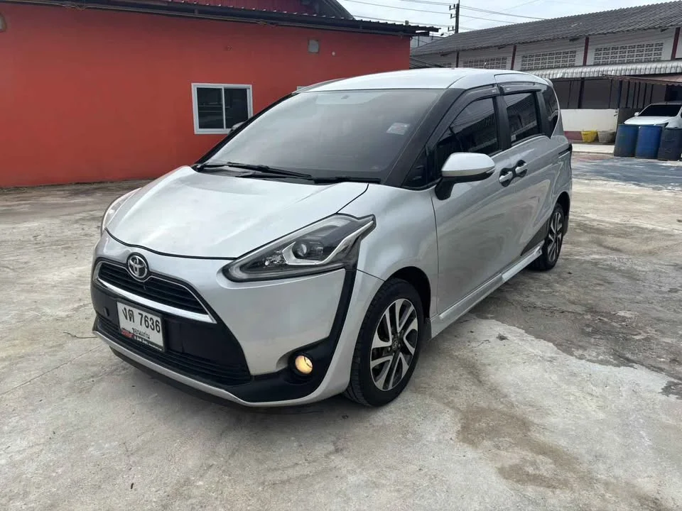 2018 Toyota Sienta II 2