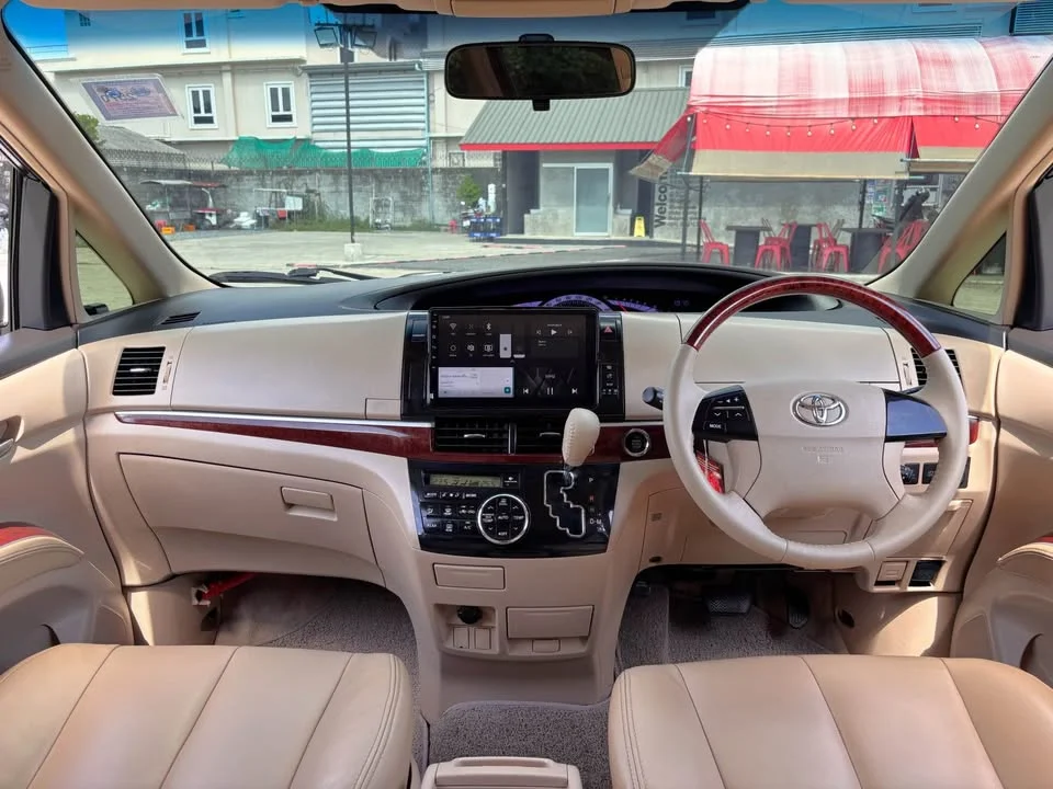 2017 Toyota Estima III 2