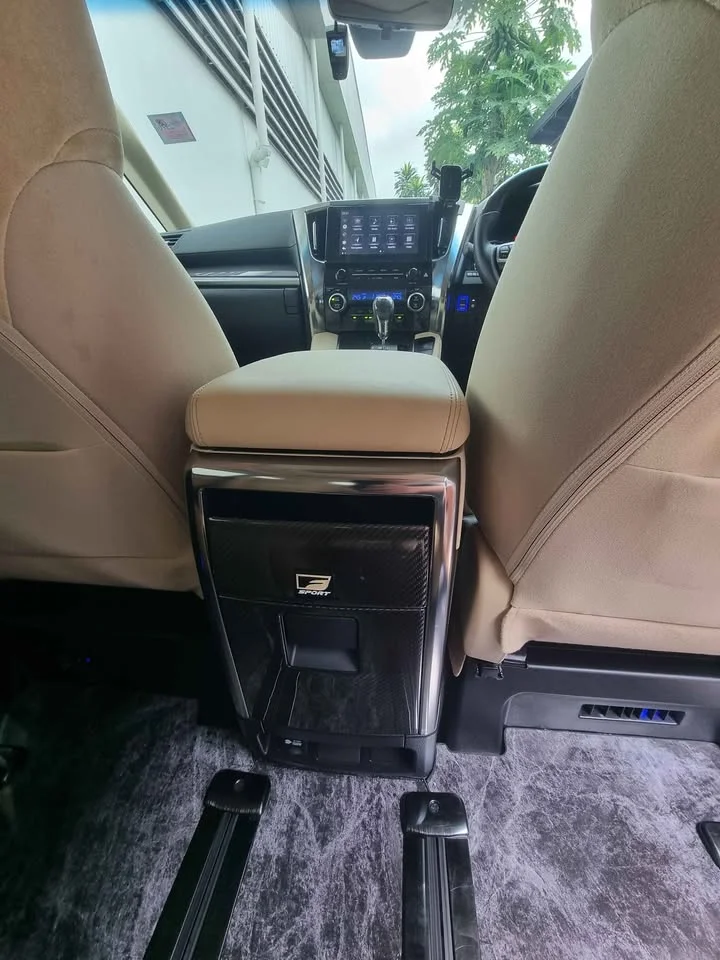 2021 Lexus LM I 3