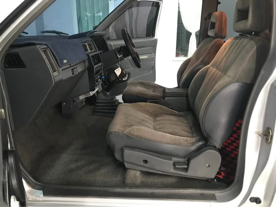 1995 Nissan Big M D21 2
