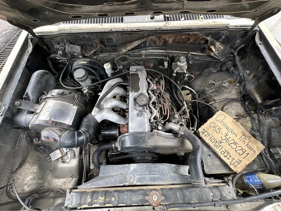 1990 Mitsubishi Triton II 3