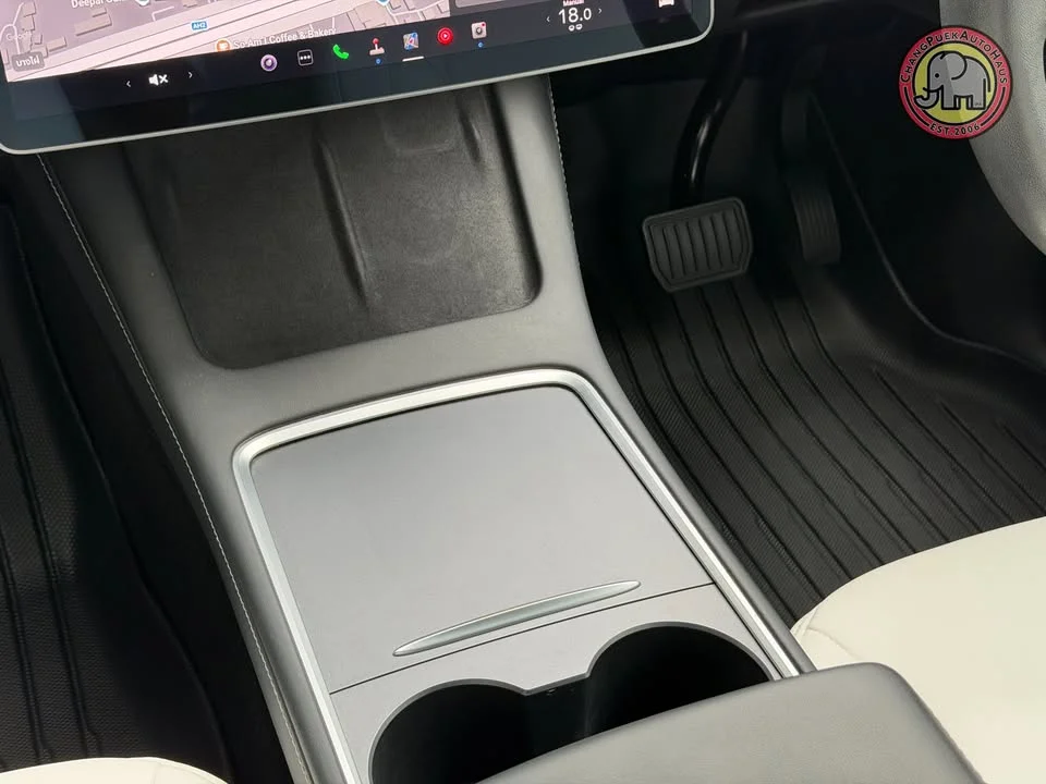 2023 Tesla Model Y 2