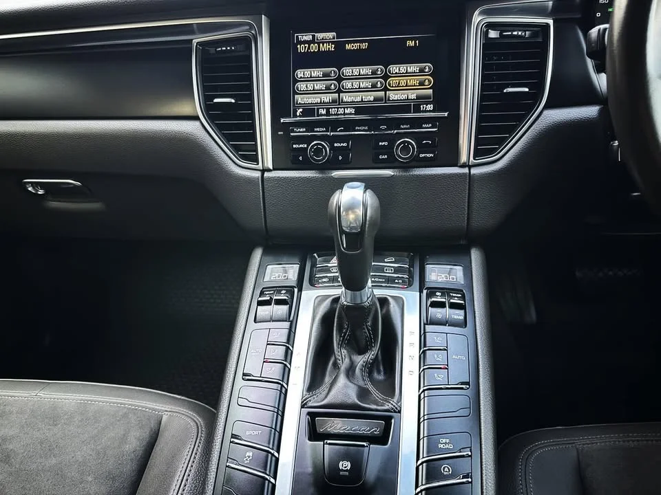 2016 Porsche Macan I 2