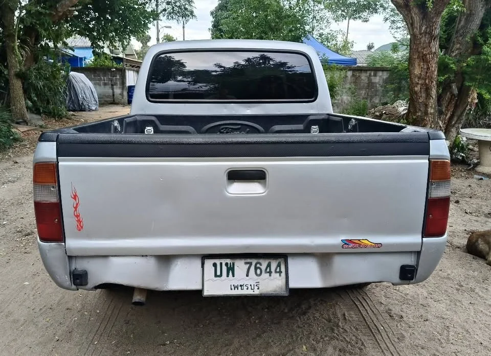 2000 Mazda 2500 Fighter V 3