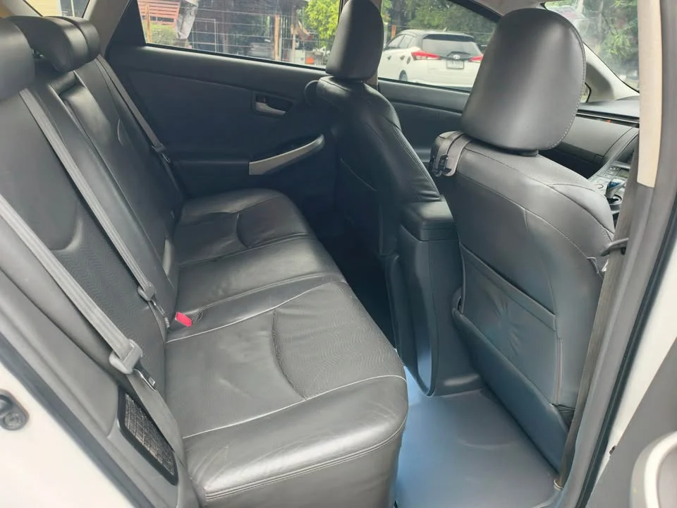 2011 Toyota Prius III 3
