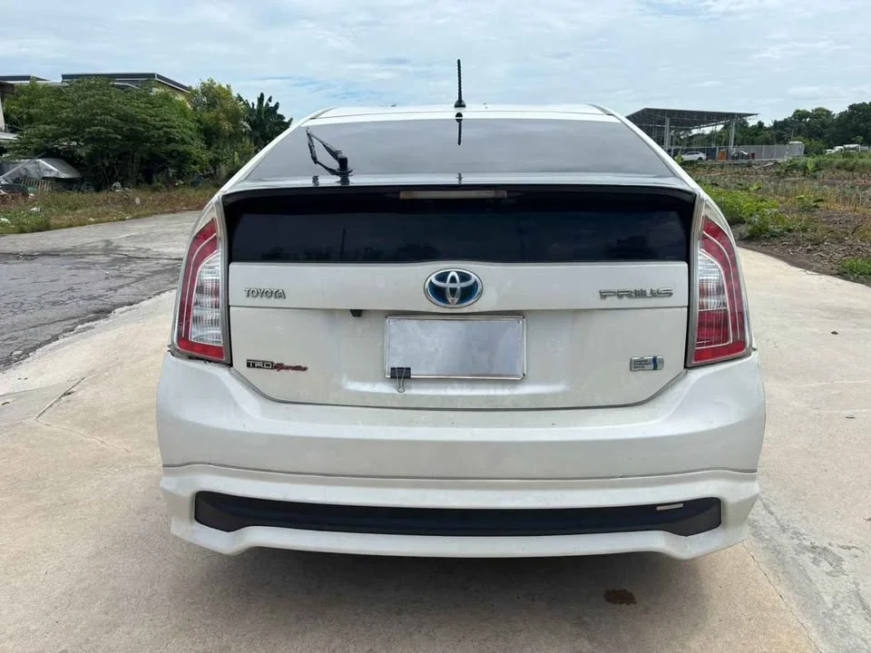 2012 Toyota Prius III 3