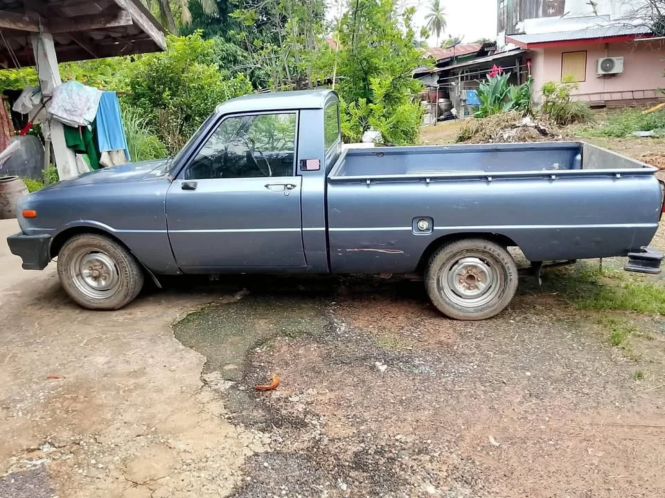 1990 Mazda B-series (Familia) III 3