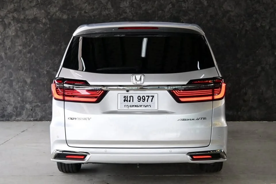 2022 Honda Odyssey V 2