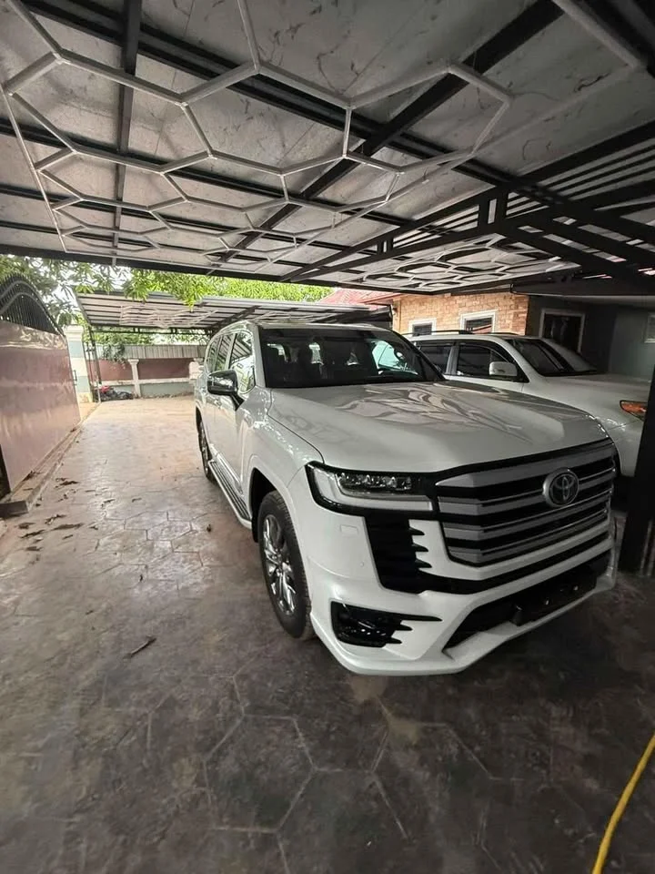 2026 Toyota Land Cruiser J300 2