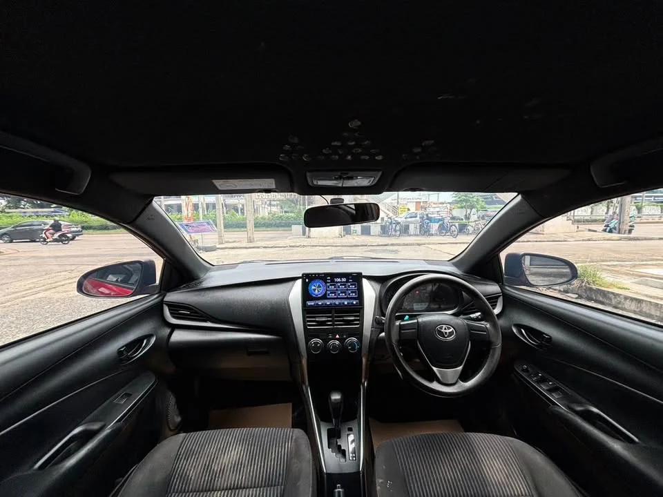 2017 Toyota Yaris III 2