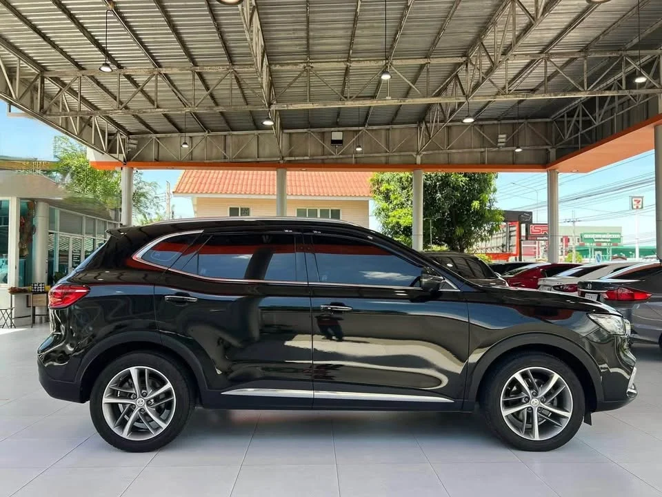 2020 MG HS 2