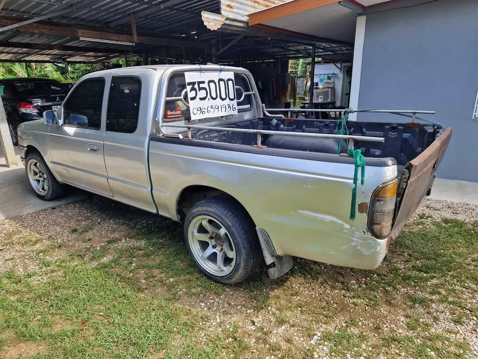 2004 Ford Ranger I 3