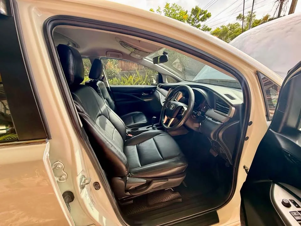 2020 Toyota Innova II 2