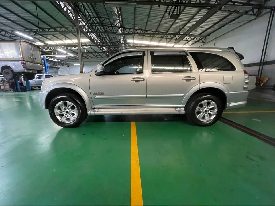 2007 Isuzu MU-7 3