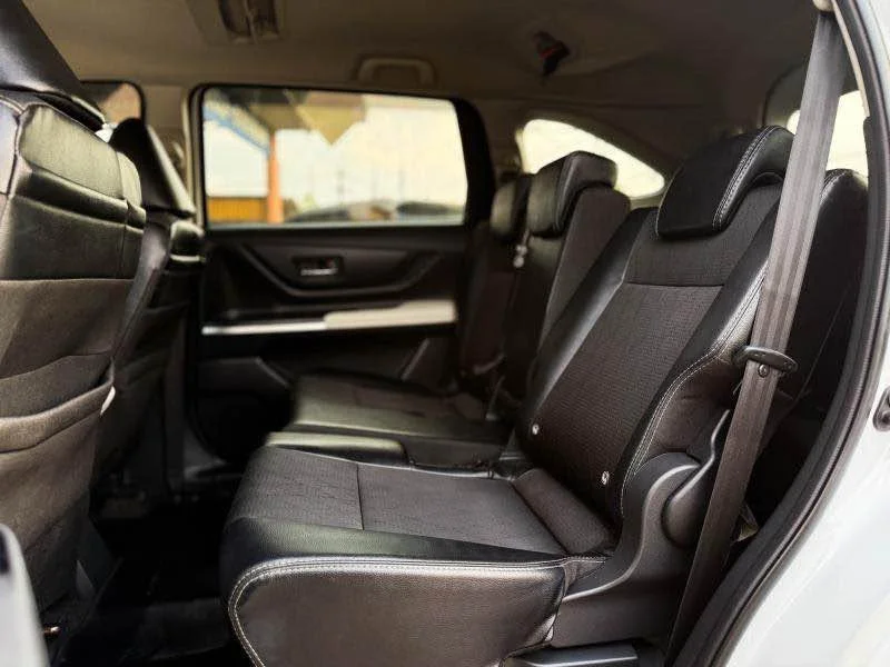 2023 Toyota Veloz III 2
