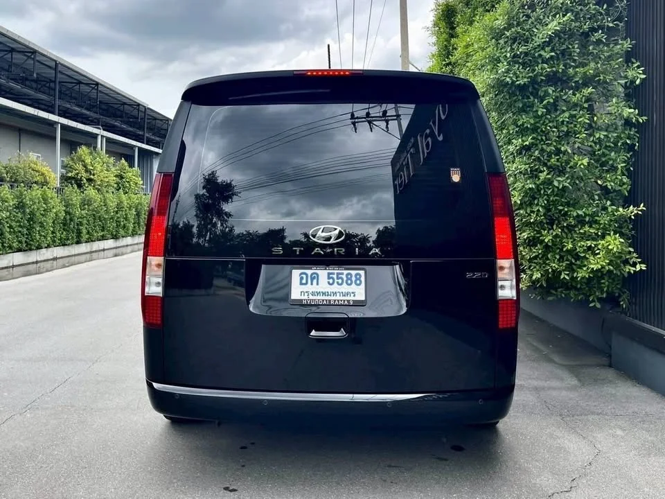 2023 Hyundai Staria US4 3