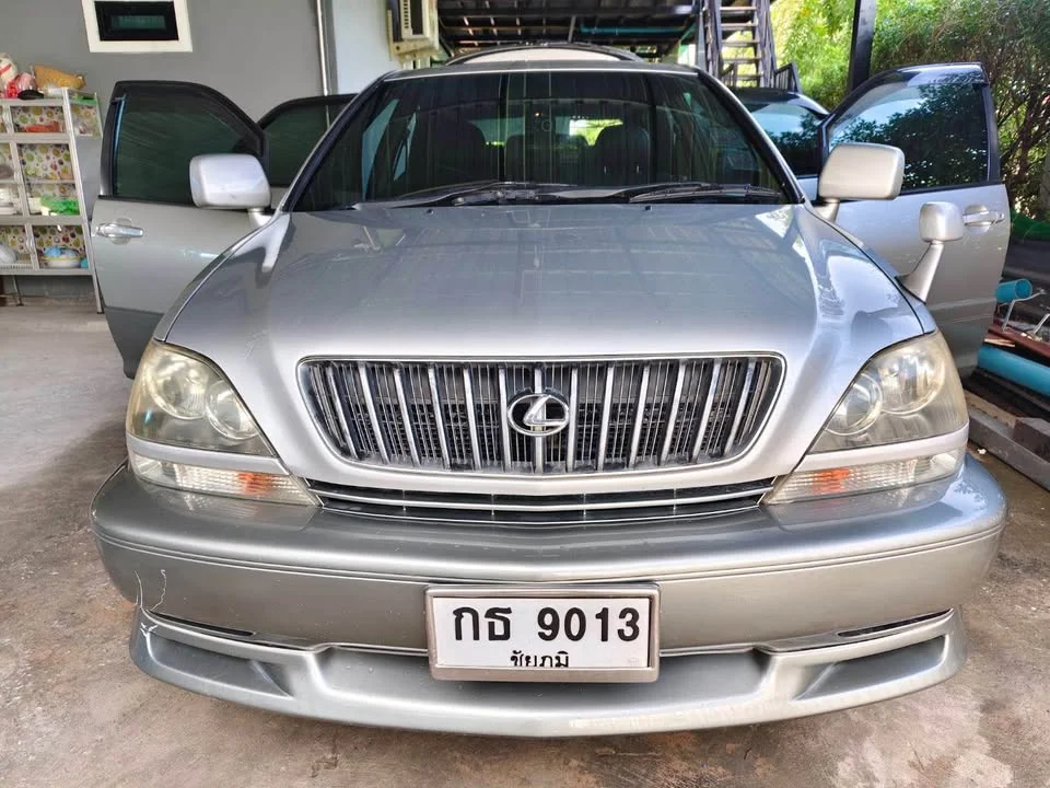 2000 Toyota Harrier I 3