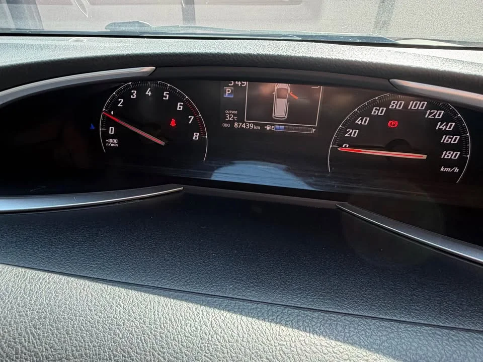 2017 Toyota Sienta II 3