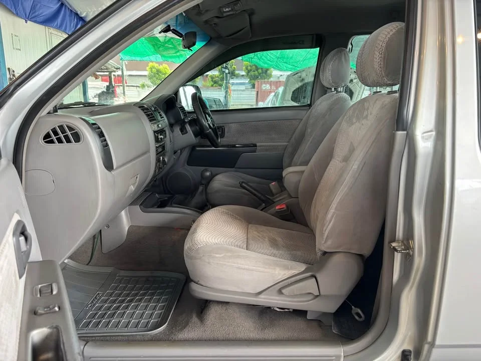 2004 Isuzu D-Max I 3