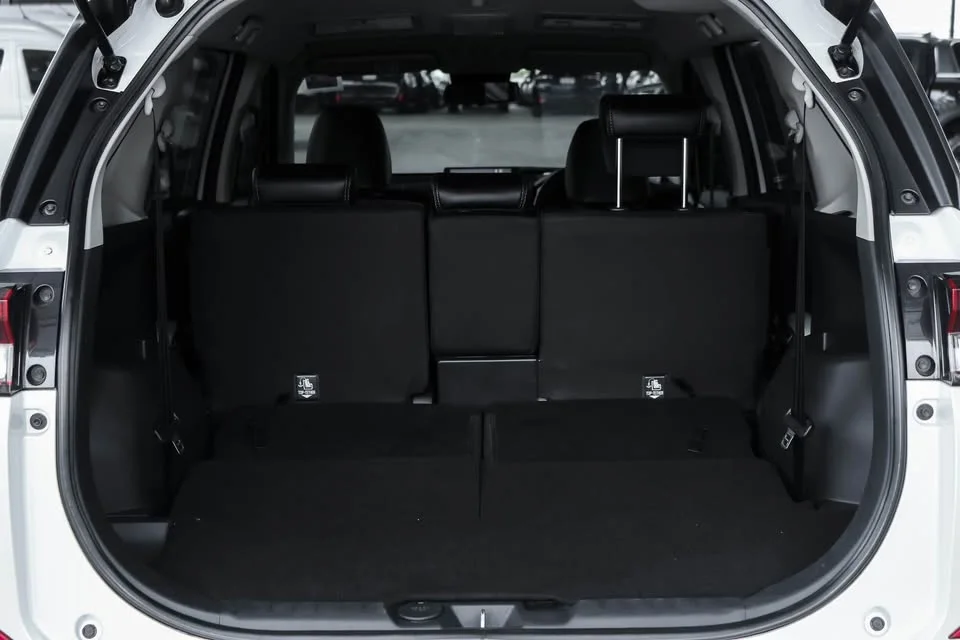 2023 Toyota Veloz III 2