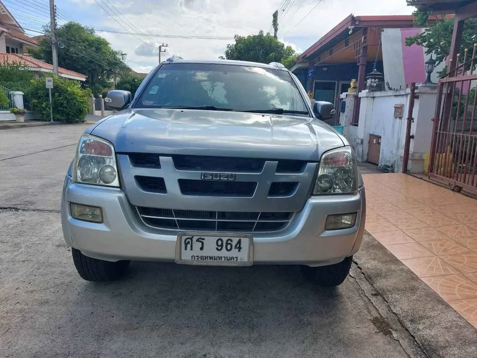 2005 Isuzu MU-7 2