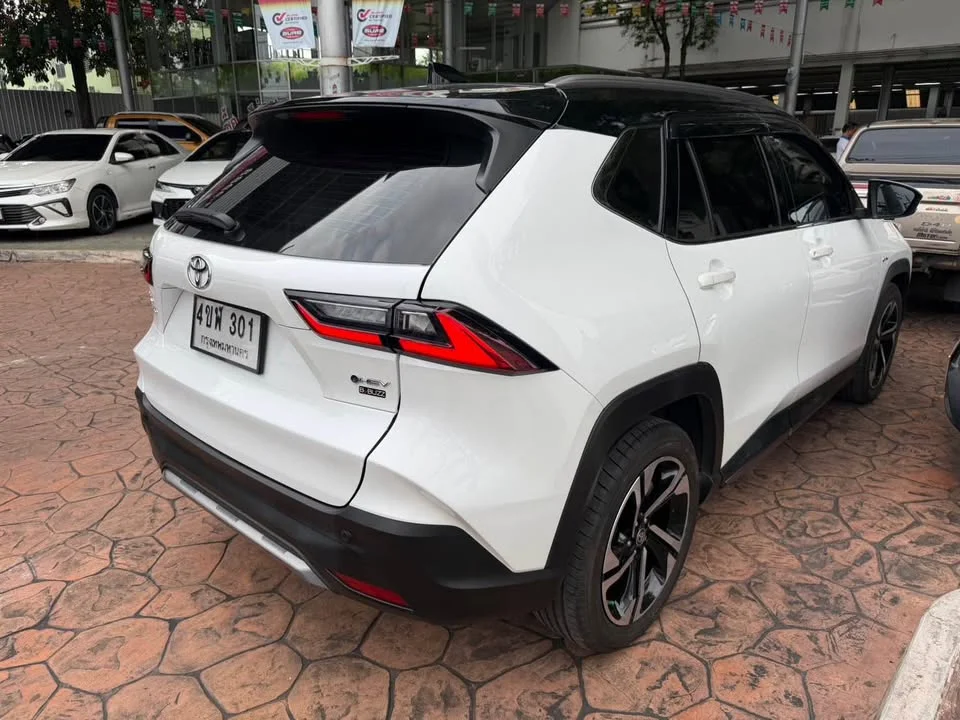 2023 Toyota Yaris Cross AC200 2