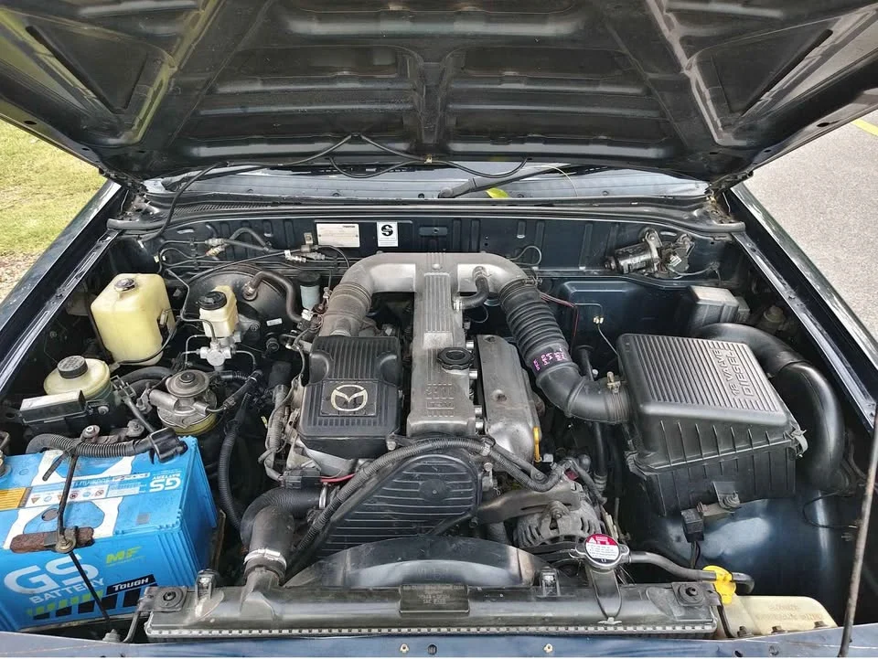 2000 Mazda 2500 Fighter V 3