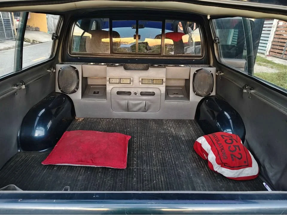 2000 Mazda 2500 Fighter V 2