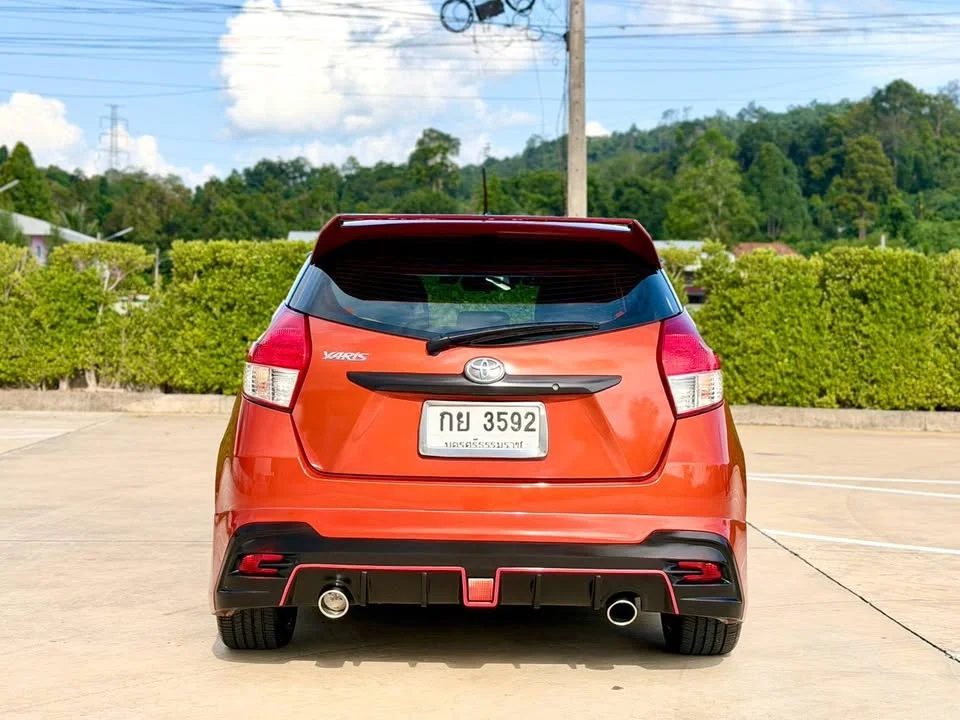 2015 Toyota Yaris III 2
