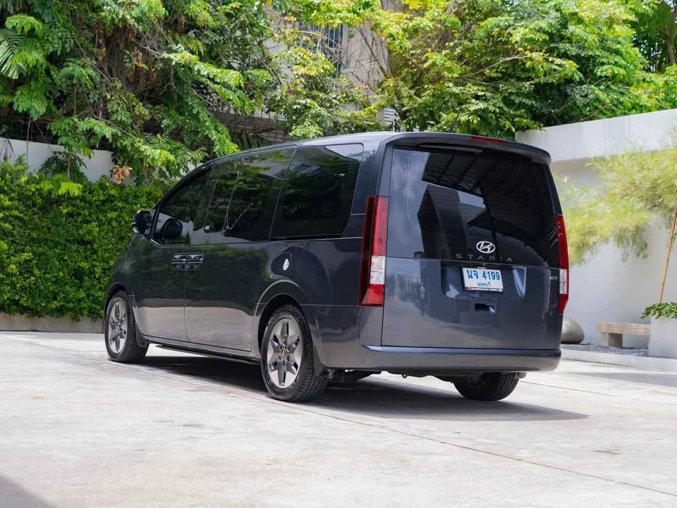 2023 Hyundai Staria US4 3