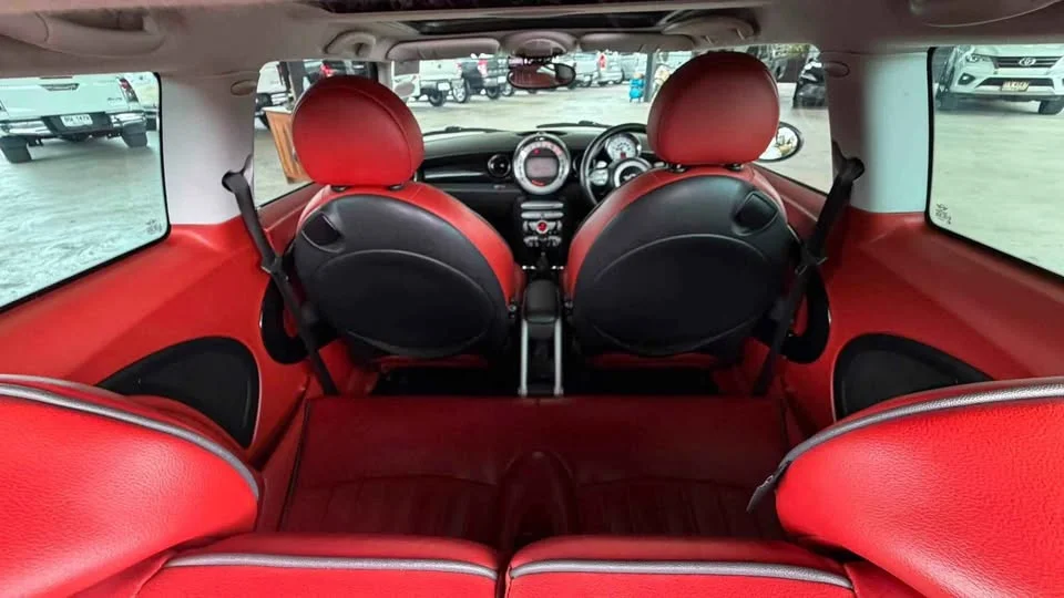 2010 Mini Hatch  III 2