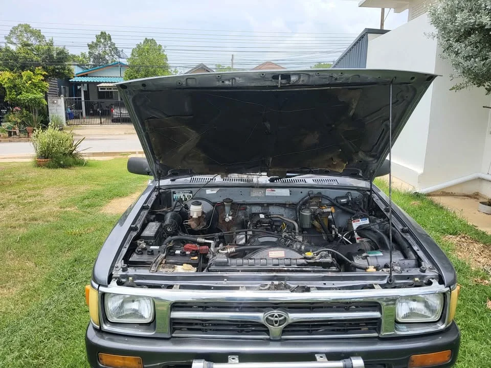 1994 Toyota Hilux Mighty-X V 2