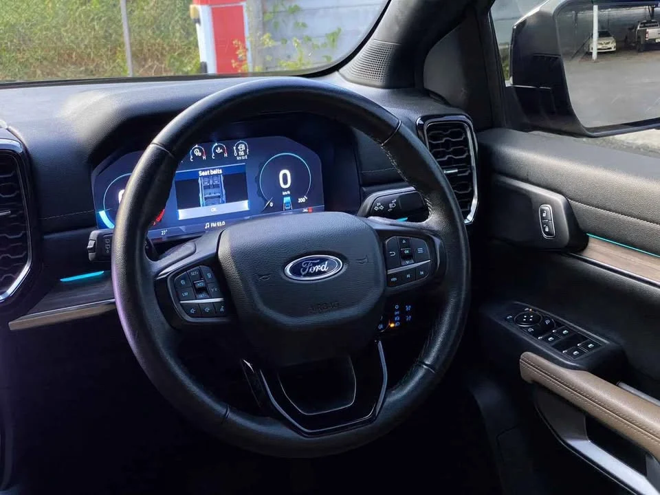 2022 Ford Everest III 2