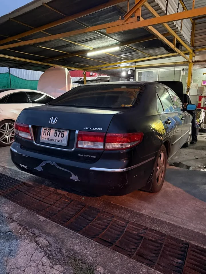 2005 Honda Accord VII 3