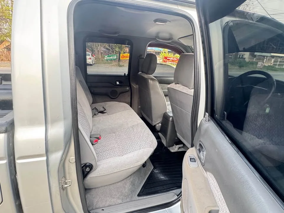 2004 Mazda 2500 Fighter V 2