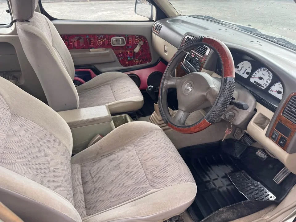 2002 Nissan Frontier I 3