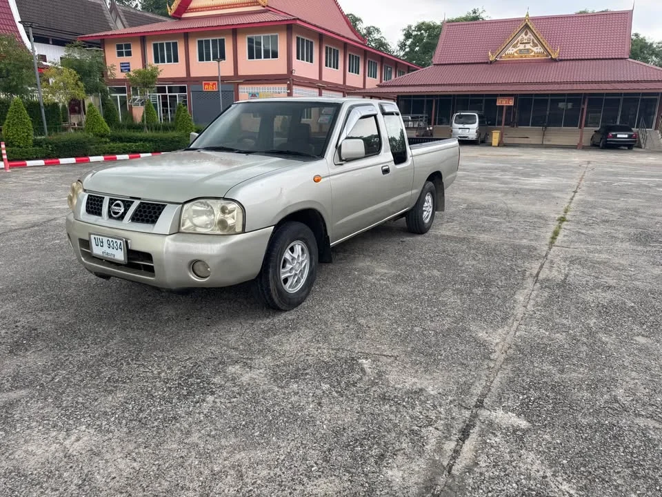 2002 Nissan Frontier I 2