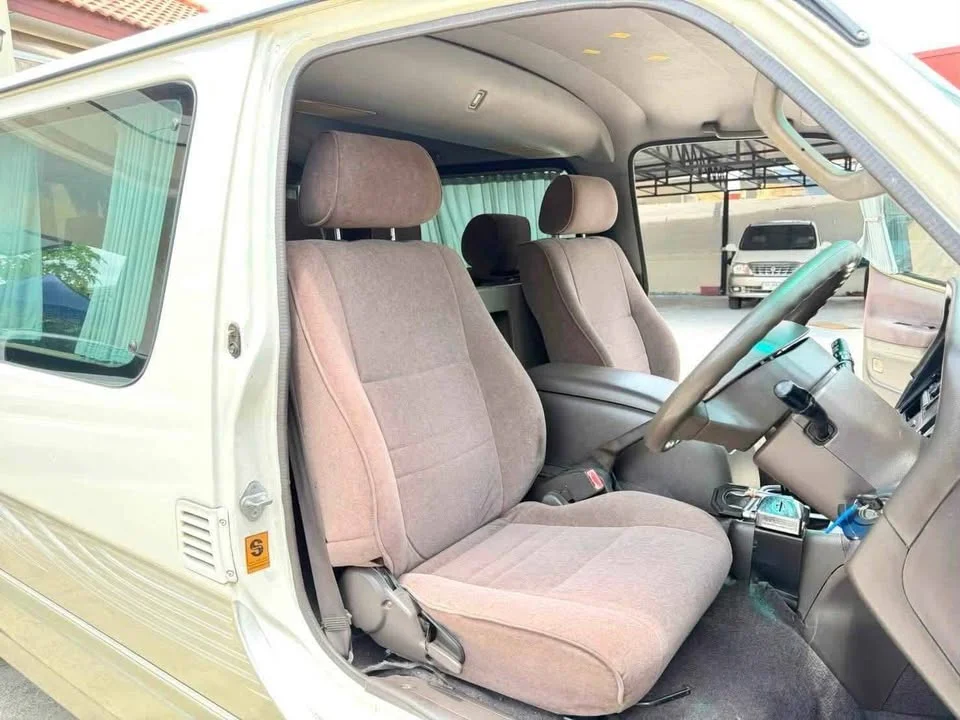 2002 Toyota Commuter IV (H100) 3
